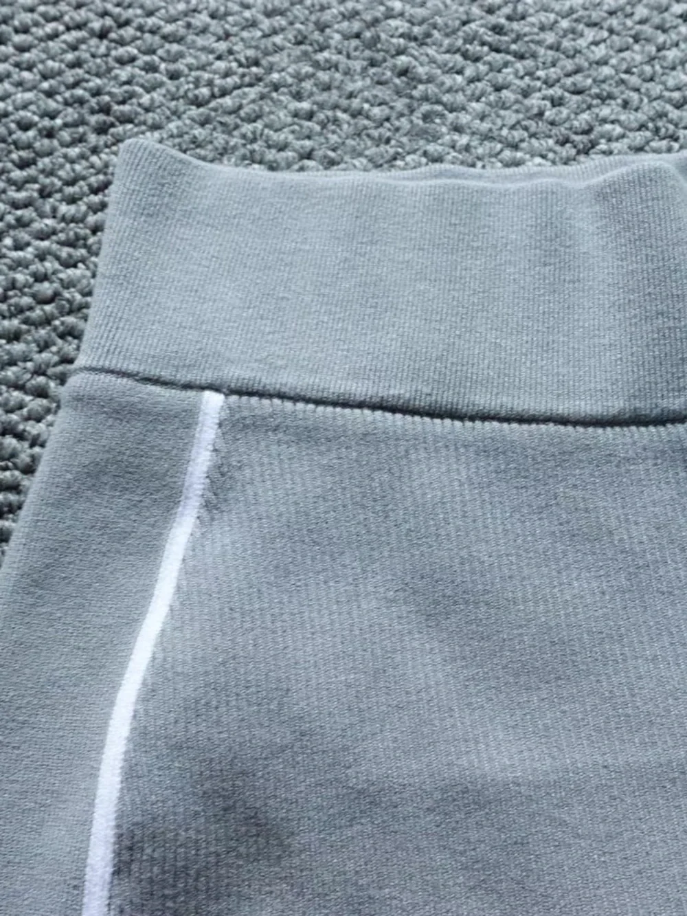 Alo yoga Ribbed Sweater Knit Highline Mini Skirt - Grey/White size S